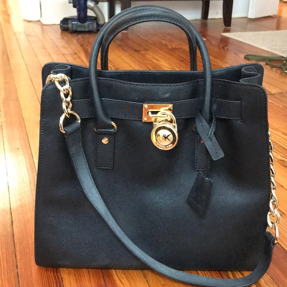 Michael Kors Black Tote in EUC - Picture 1 of 8